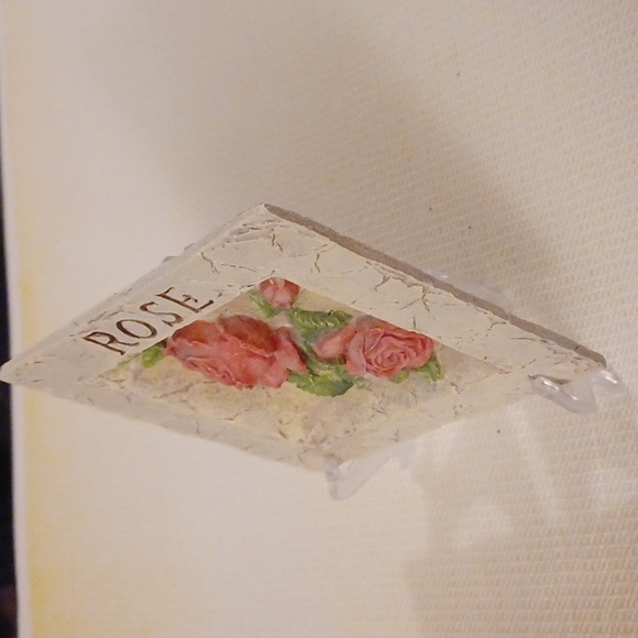 4/$60 Ceramic 3D Rose Square Plate With Stand - Picture 4 of 6